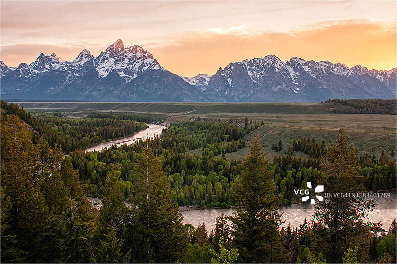 蛇河与大提顿山脉，杰克逊，大提顿国家公园，怀俄明州，美国图片素材