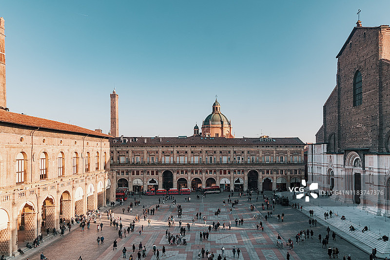 意大利艾米利亚-罗马涅博洛尼亚马乔雷广场图片素材