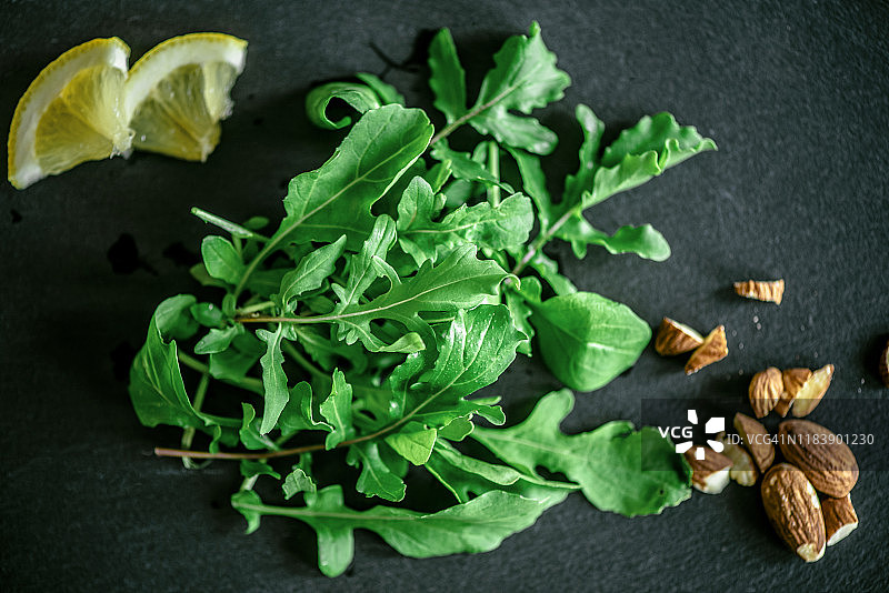 新鲜的有机芝麻菜图片素材
