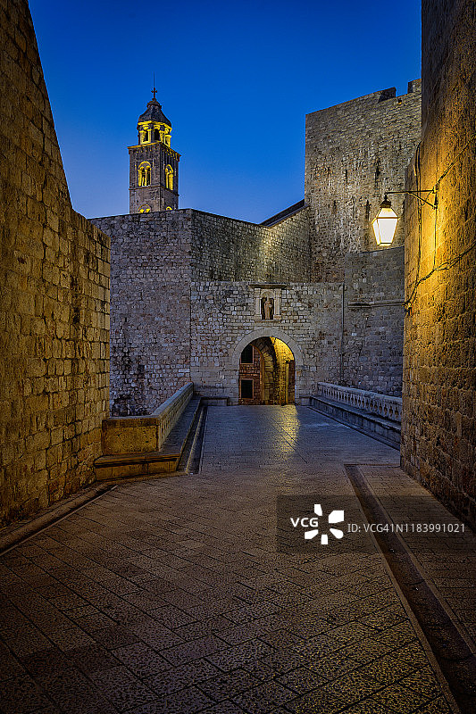 克罗地亚杜布罗夫尼克老城斯特拉顿大街的经典景色图片素材