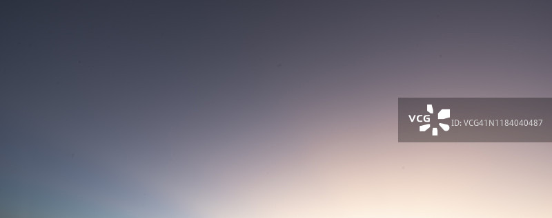 云的类型：日落到夜空图片素材