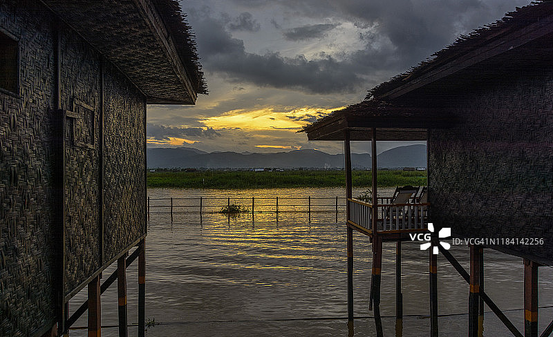 茵莱湖图片素材