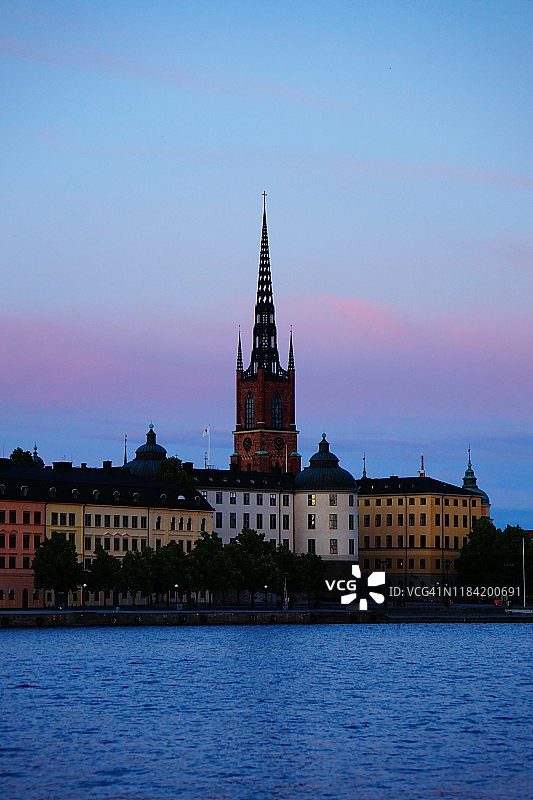 黄昏时分的骑士岛教堂，斯德哥尔摩，瑞典图片素材