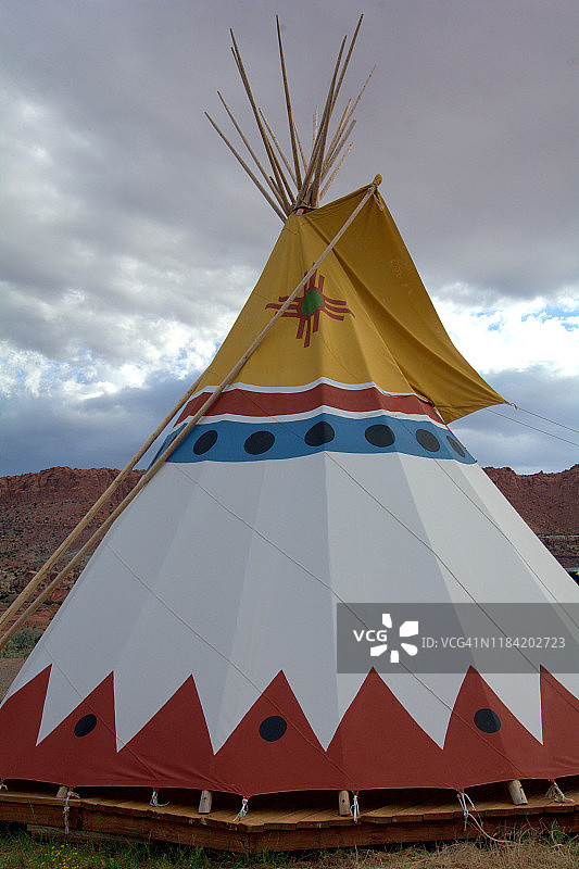 圆锥帐篷图片素材