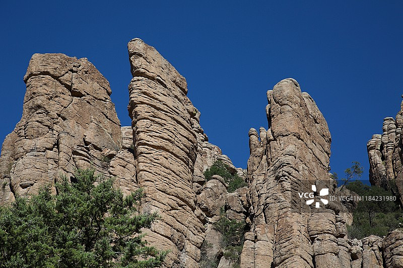 流纹岩石峰图片素材