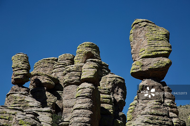 流纹岩石峰图片素材