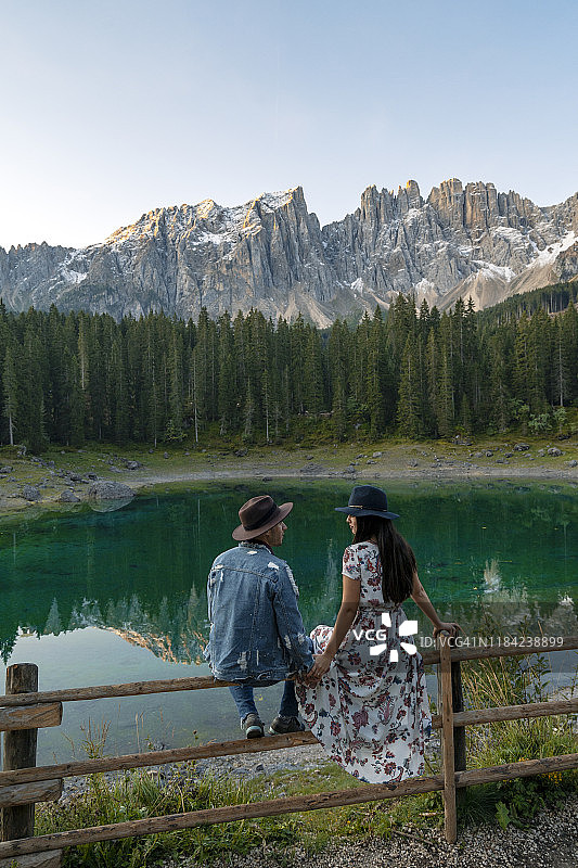 爱运亨通图片素材