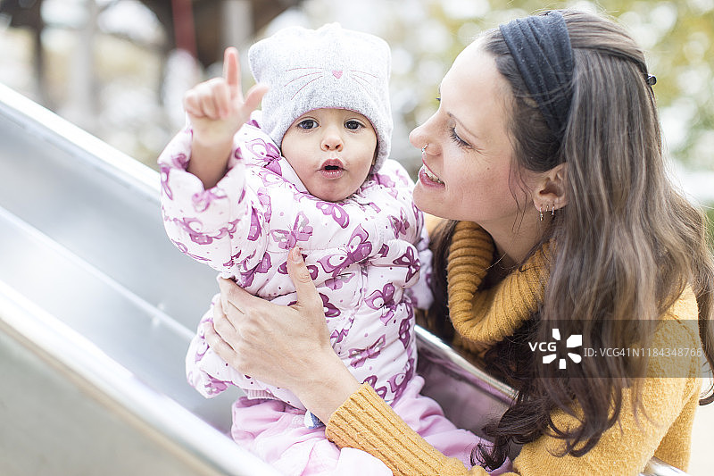 母亲和孩子图片素材