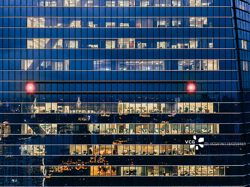 上海陆家嘴中央商务区办公楼窗户图片素材