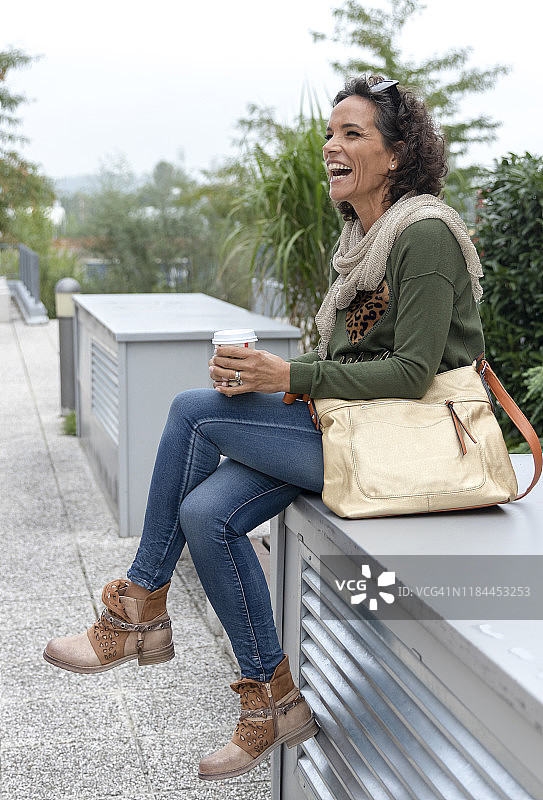 我需要一杯咖啡！图片素材