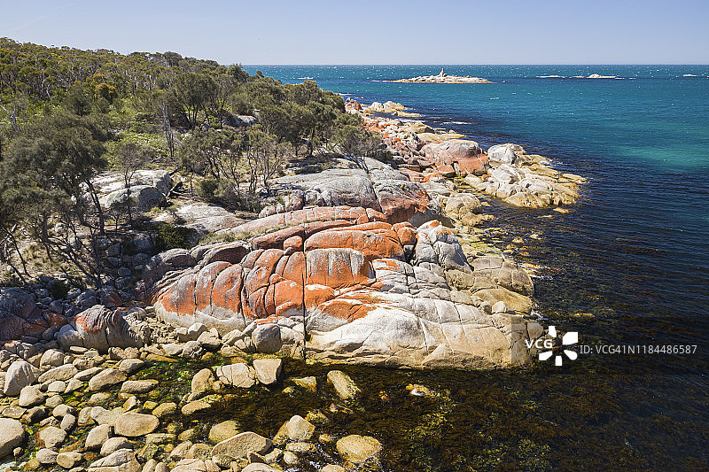 眺望斯卢普岩（手指岩）的斯卢普礁航拍图片素材