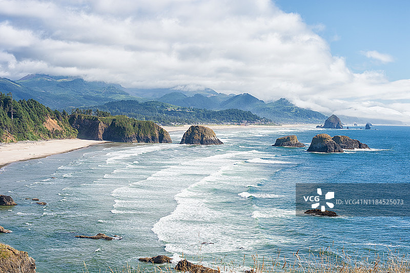俄勒冈州新月海滩风光图片素材