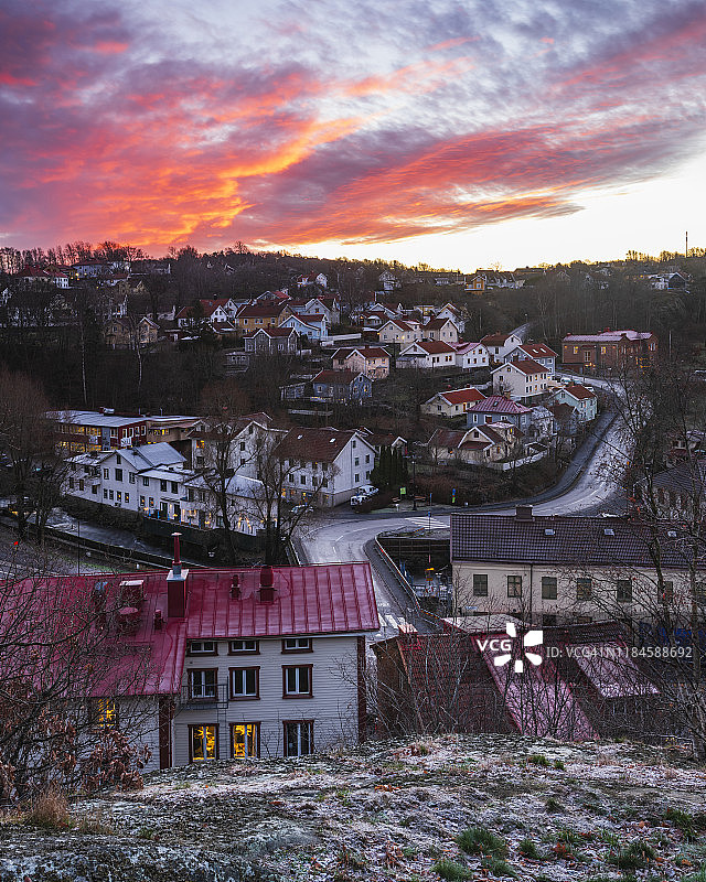 日落时分的房屋图片素材