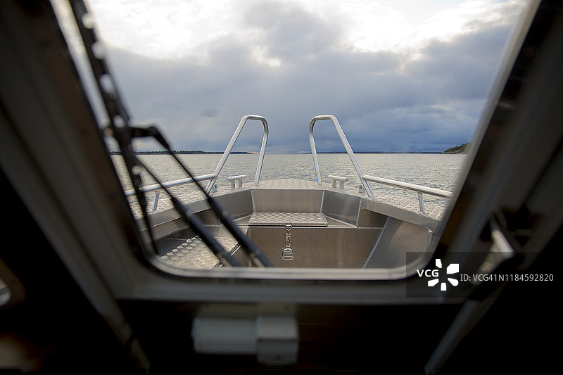 海上的船图片素材