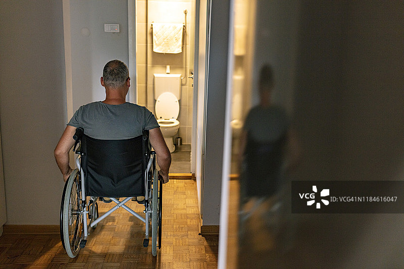 非残疾人士专用卫生间图片素材