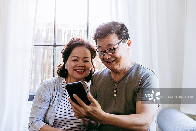 年长夫妇自拍图片素材