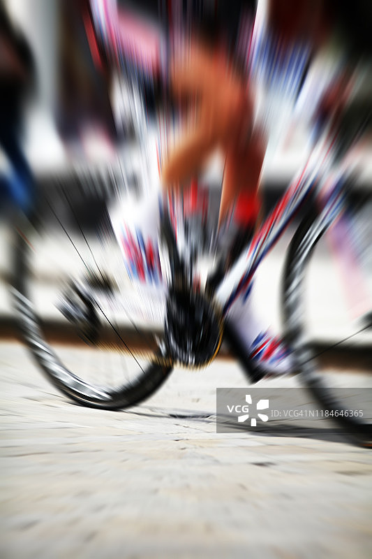 变焦突发自行车手图片素材