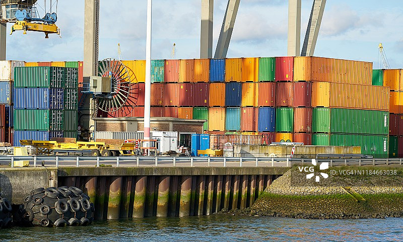 集装箱码头/商业交易/全球化图片素材