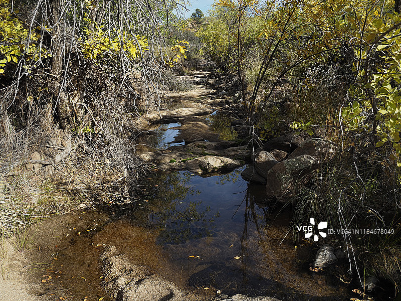 亚利桑那州普雷斯科特沃森湖水库花岗岩峡谷景色图片素材