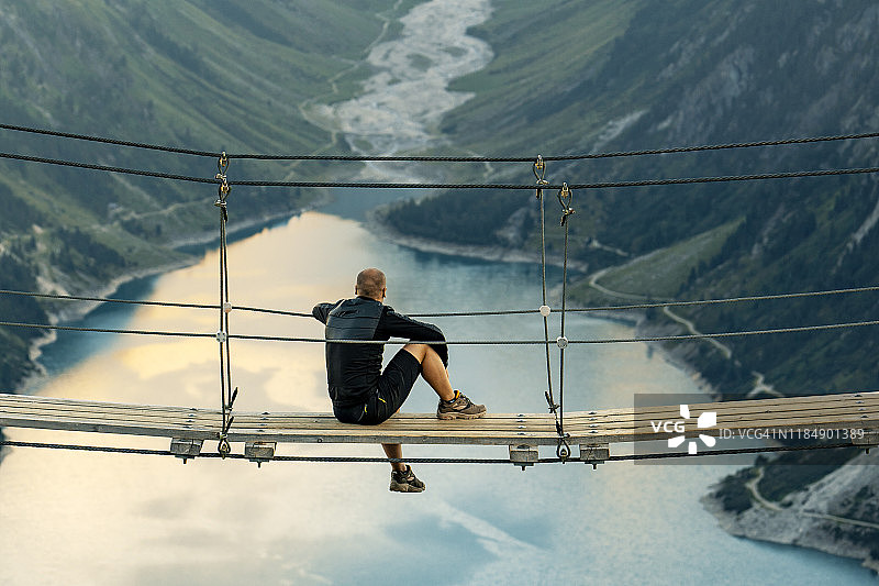 他喜欢旅行图片素材