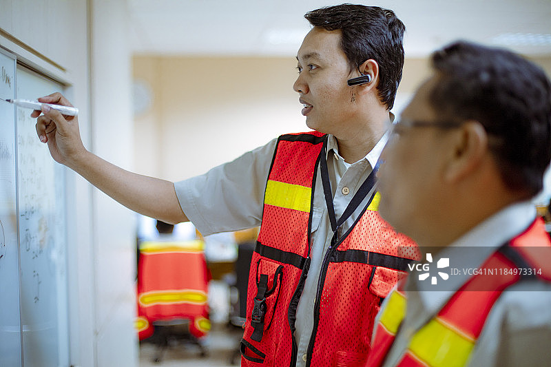 讨论与问题解决图片素材