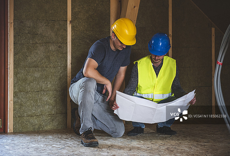 在蓝图上讨论图片素材