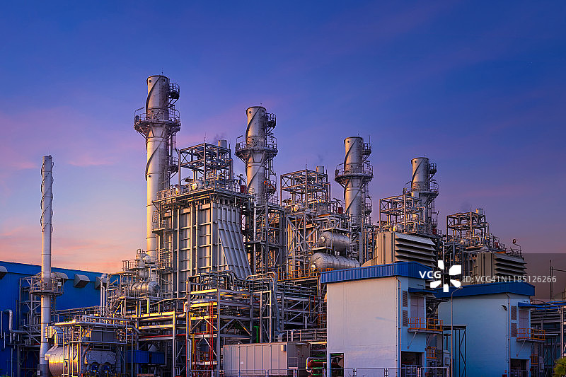 发电厂，工业区天然气联合循环发电厂和汽轮发电机图片素材