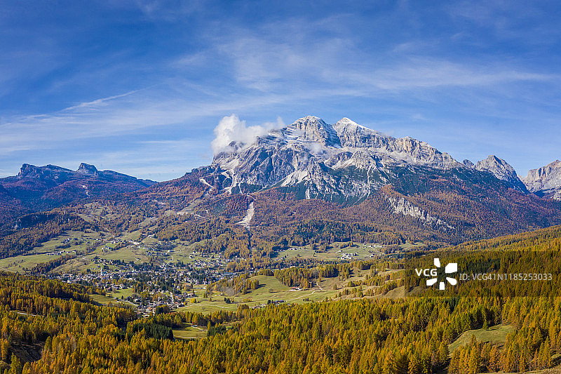 意大利多洛米蒂山脉科尔蒂纳丹佩佐图片素材