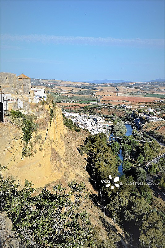 夏季从阿尔科斯德拉弗龙特拉看到的加的斯山脉航拍图片素材