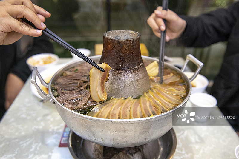 四川牛肉火锅图片素材