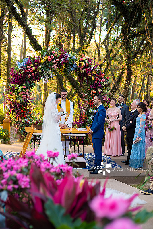 美丽农场婚礼仪式图片素材