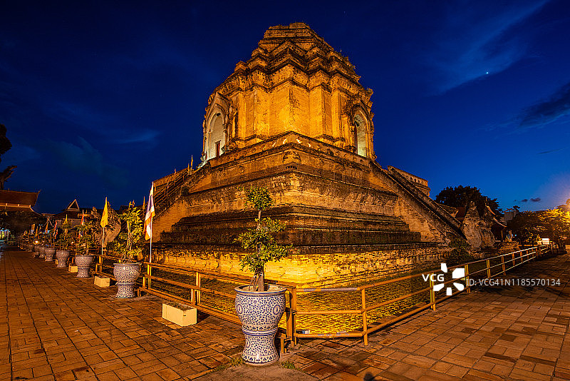 清迈契迪龙寺日落图片素材