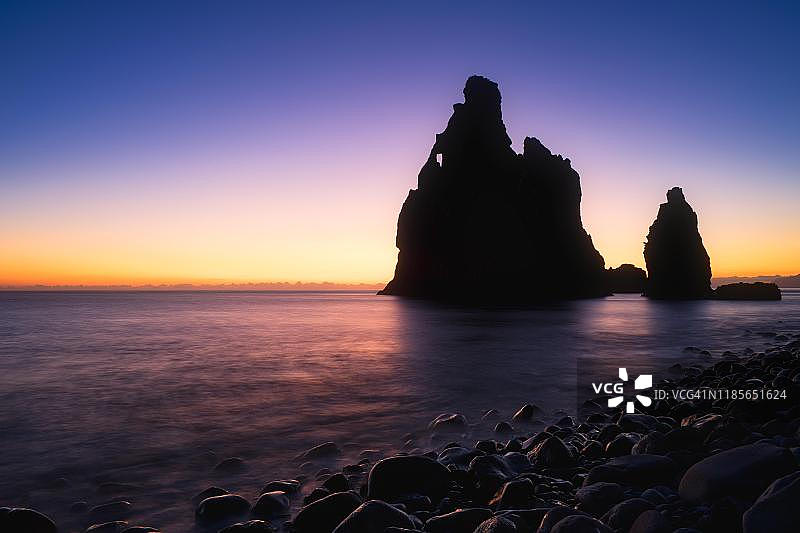 葡萄牙马德拉岛火山岩地貌图片素材