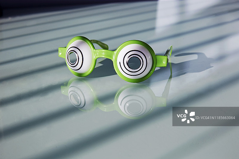 儿童X光眼镜特写图片素材