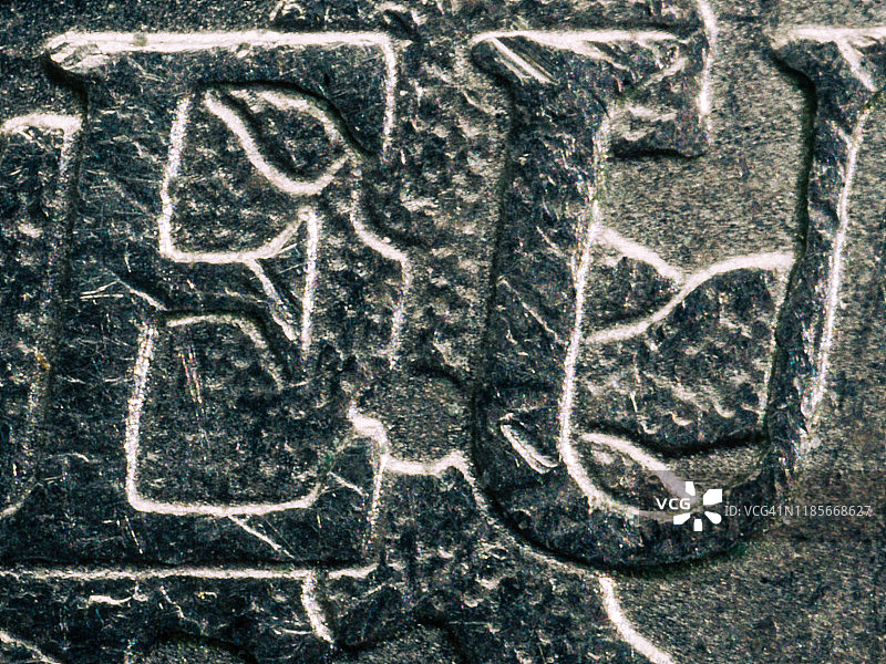 欧元硬币的特写微距照片，硬币上有欧盟字样图片素材