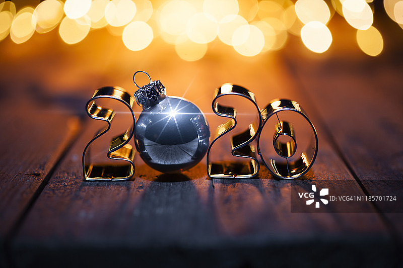 金色圣诞节2020 - 金色金属灯光木质新年图片素材