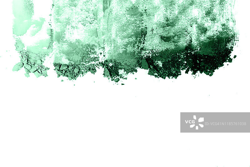 白色背景上的绿色眼影碎化妆品图片素材