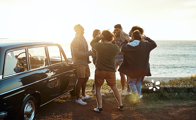 和朋友一起摇滚图片素材