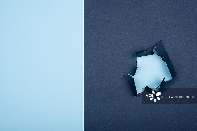 灰色和蓝色破纸留白图片素材