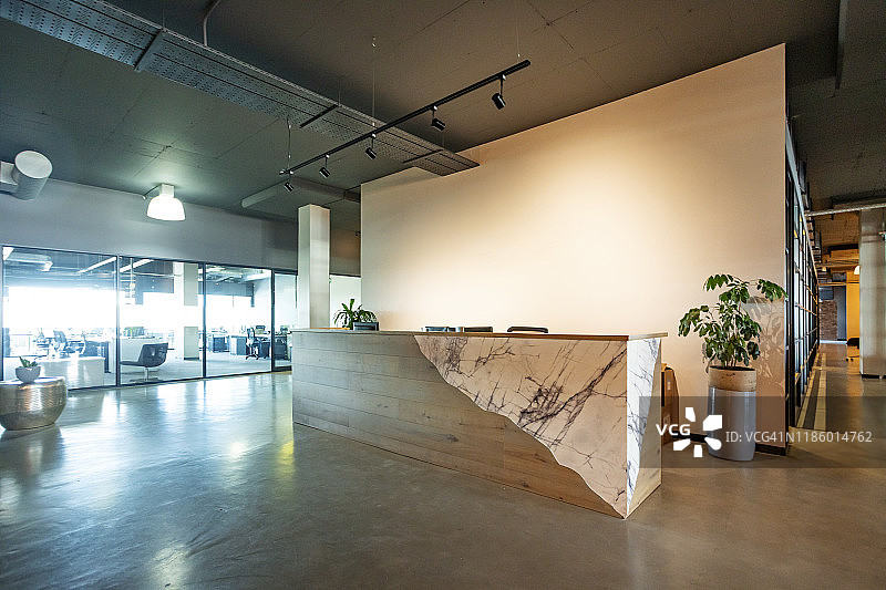 现代企业商务办公室的接待大厅区域图片素材