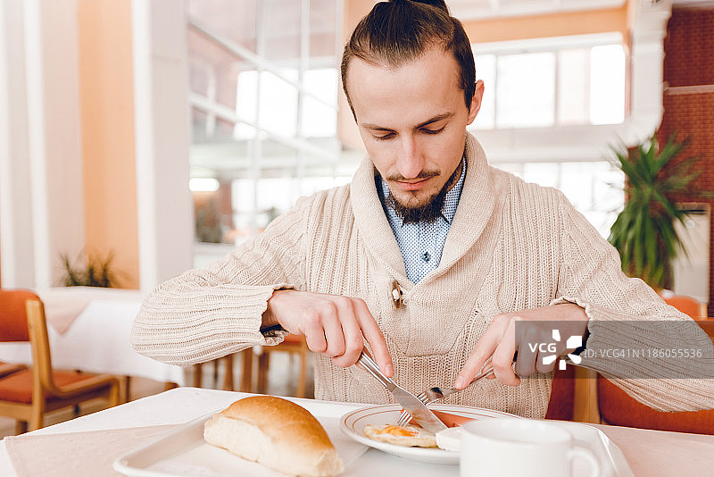 在学生食堂用餐图片素材