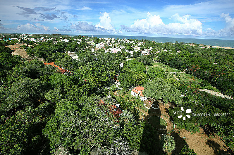 印度泰米尔纳德邦马哈巴利普兰灯塔鸟瞰图图片素材