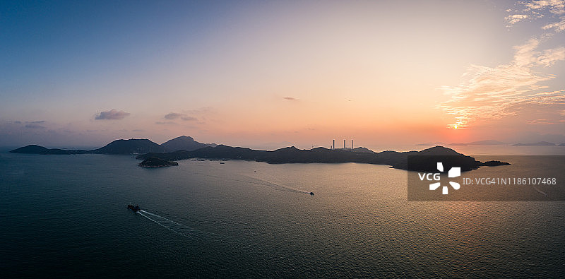 中国香港特别行政区南丫岛的壮丽航拍全景图片素材
