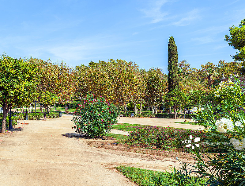巴塞罗那城堡公园夏日风光图片素材