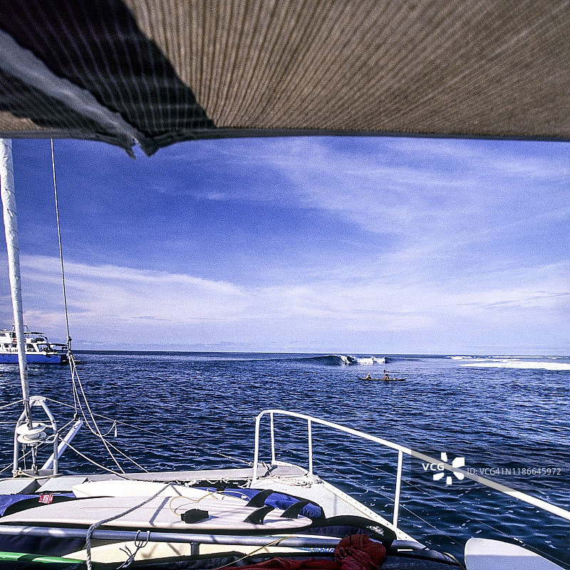 印度尼西亚印度洋冲浪图片素材