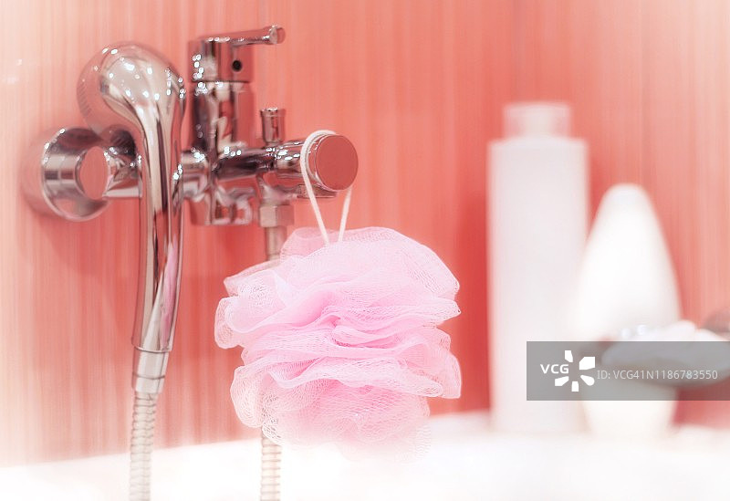 带淋浴的浴室图片素材