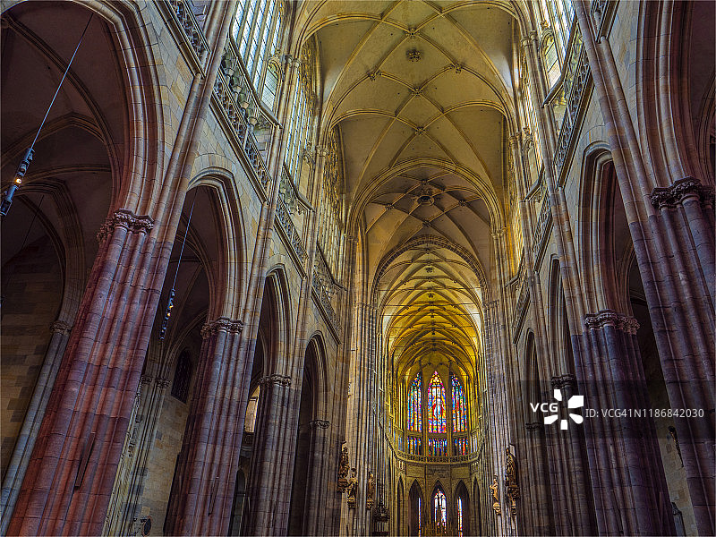 捷克布拉格圣维特大教堂内部图片素材