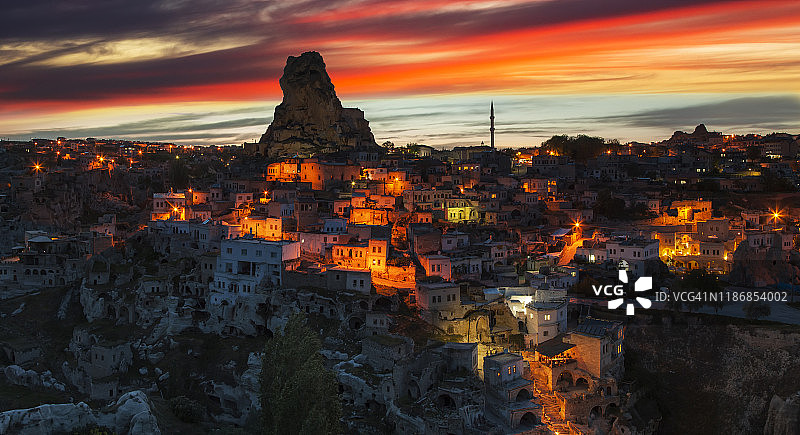 奥塔希萨尔市和堡垒，卡帕多奇亚，土耳其图片素材