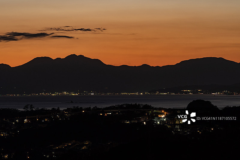 日本神奈川县的箱根山和相模湾图片素材