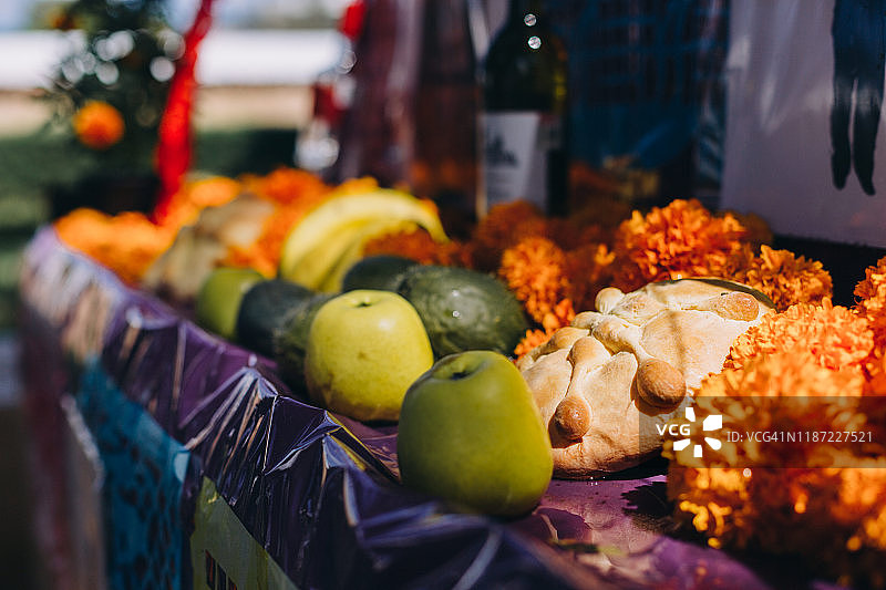 墨西哥卡普拉亡灵节祭坛图片素材